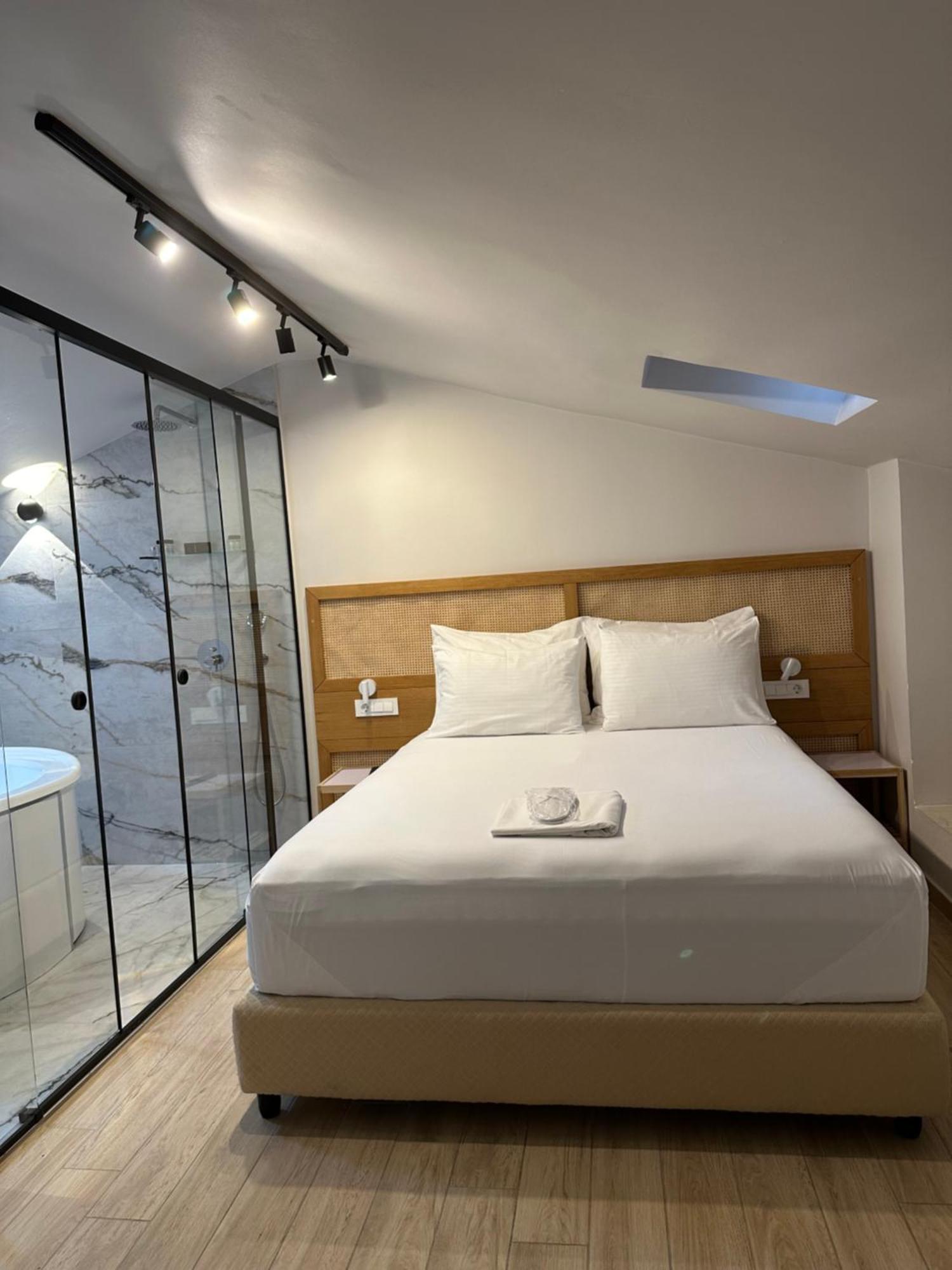 Belle Athenes - Luxury Rooms At Monastiraki Railway Station Exterior foto